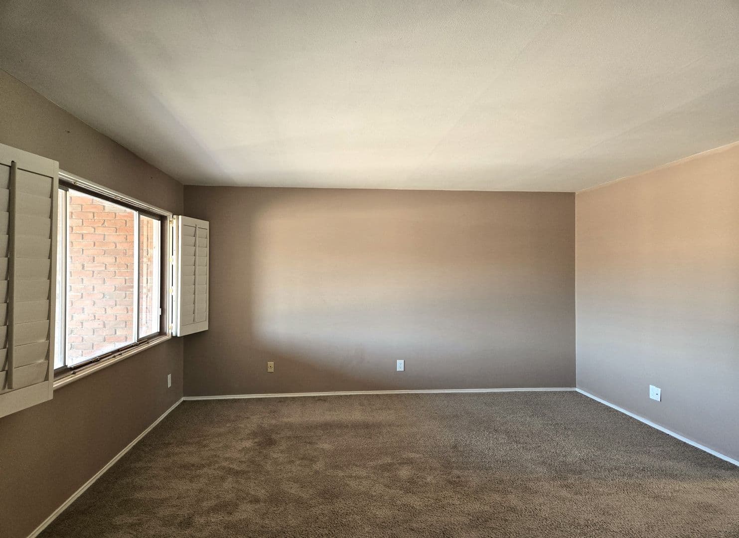 Glendale House: 4330 W Royal Palm Rd