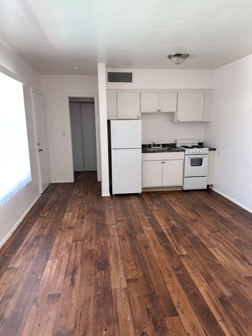 Tucson Apartment: 811 N Alvernon Way