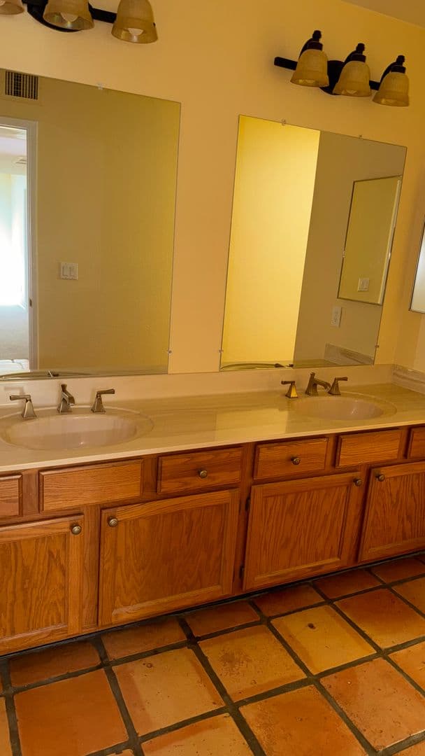 Phoenix Townhome: 9801 N. 5th St