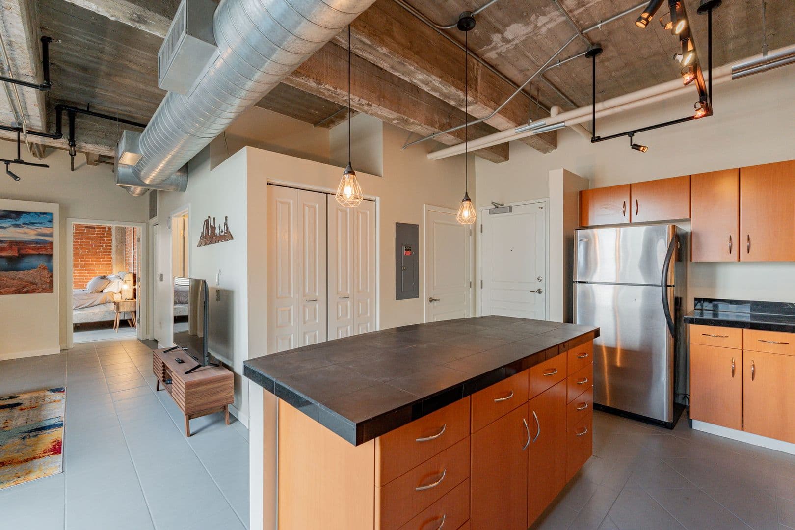 Phoenix House: 114 W Adam St Unit 301