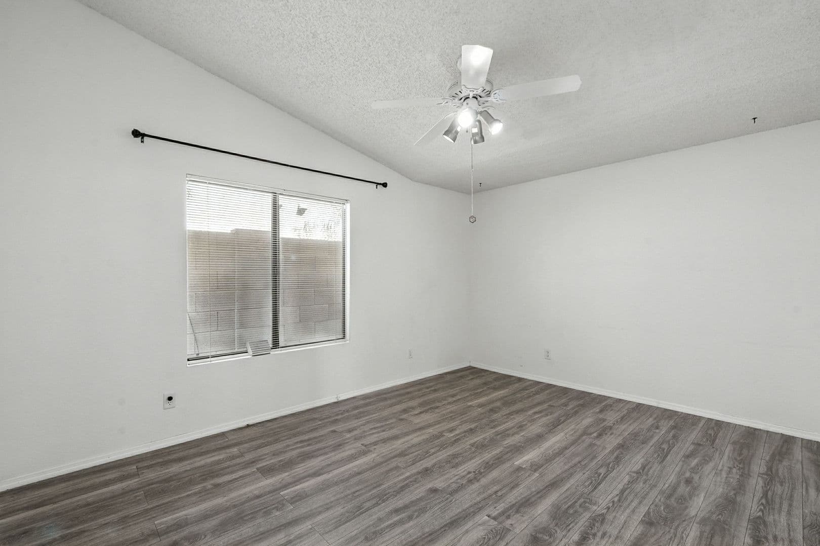 Phoenix House: 766 E Rosemonte Dr