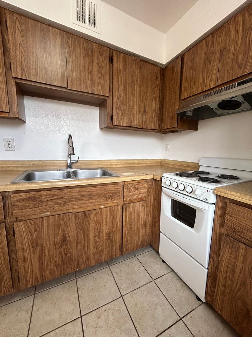 Tucson Apartment: 2763 N Edith Blvd