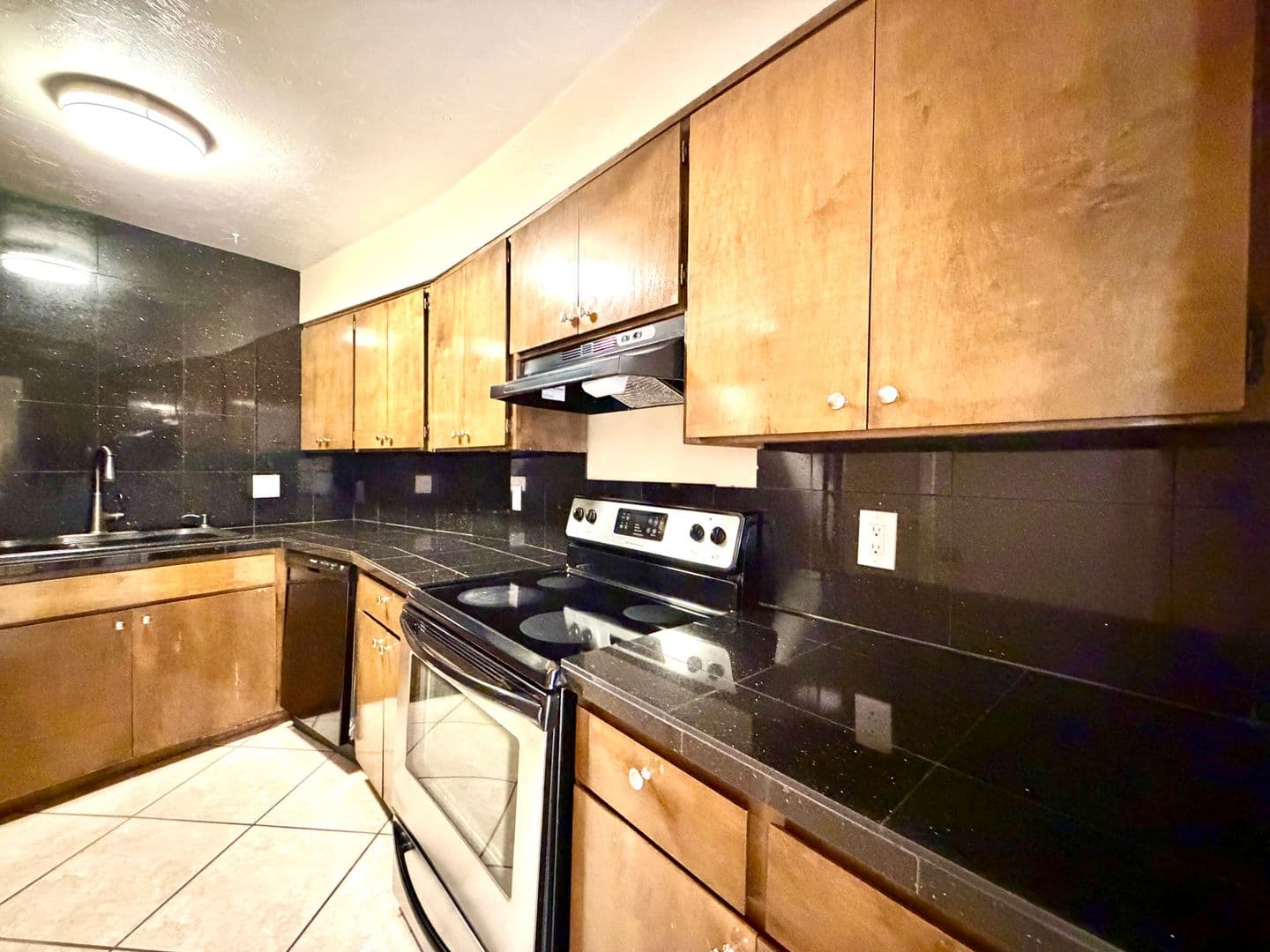 Tucson Apartment: 8750 E Cooper St