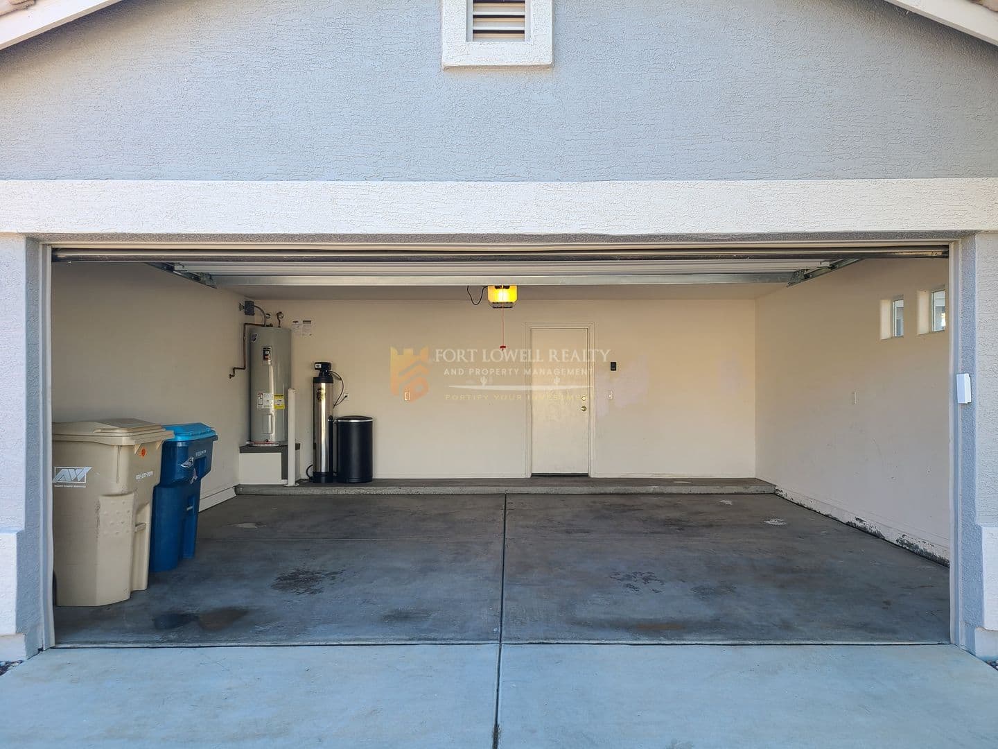 Buckeye House: 22263 W Shadow Dr