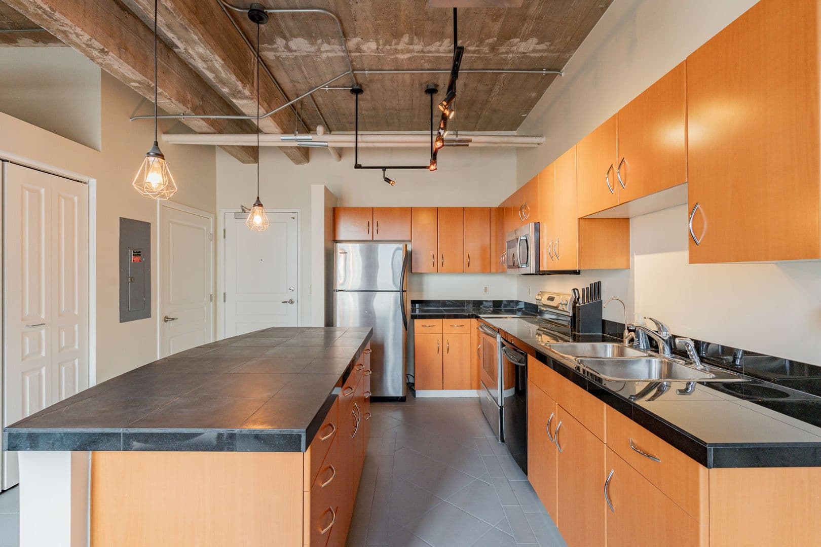 Phoenix House: 114 W Adam St Unit 301
