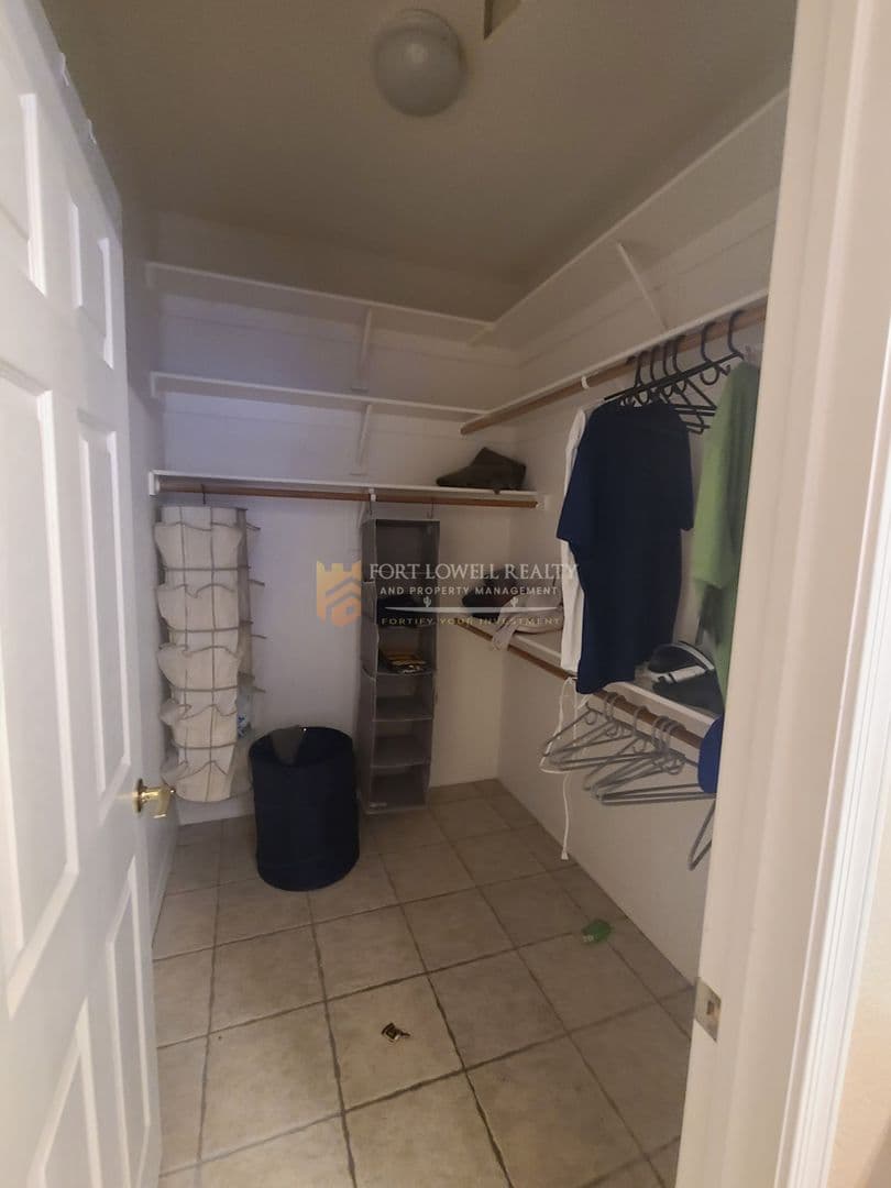 Glendale House: 7323 N 82nd Ave