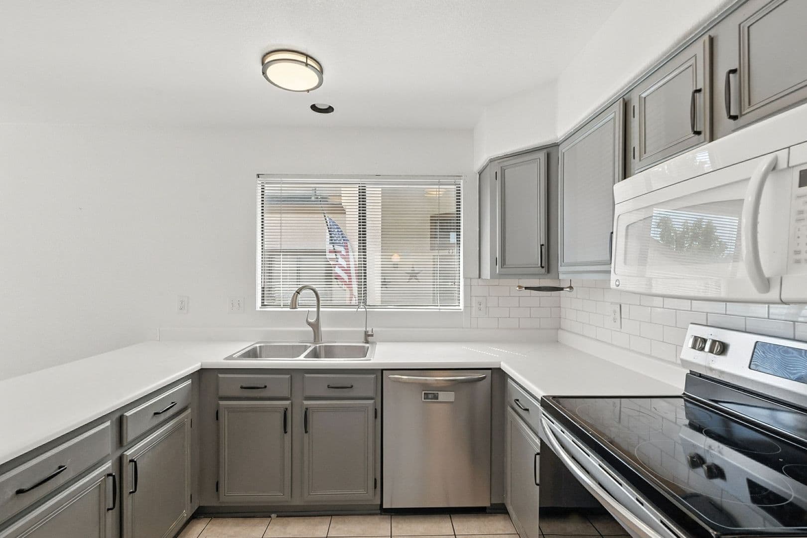 Phoenix House: 766 E Rosemonte Dr