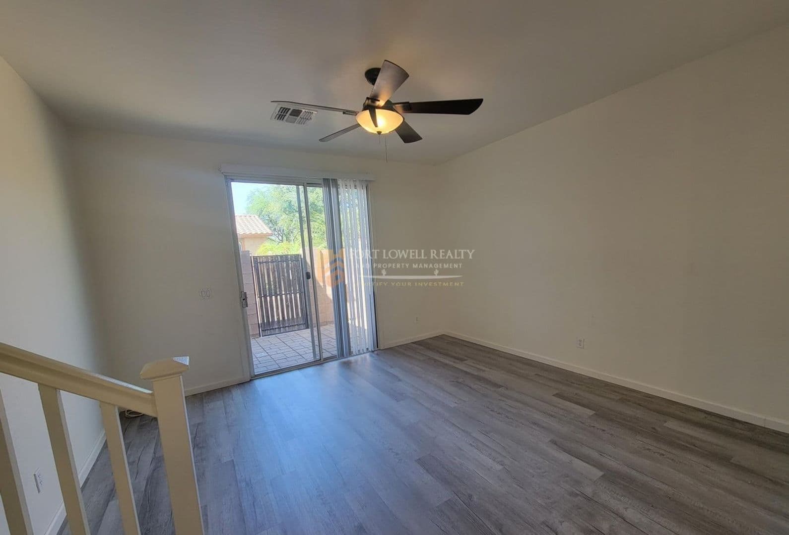 Laveen House: 7226 S 48th Glen
