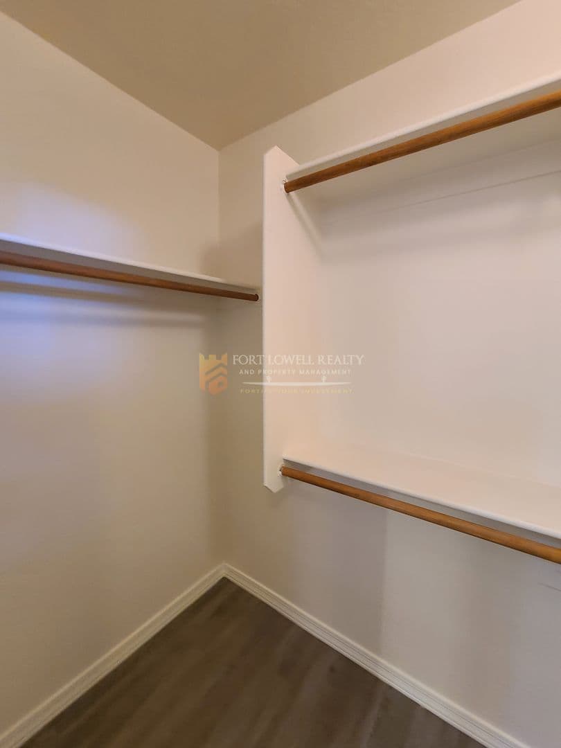 Buckeye House: 22263 W Shadow Dr