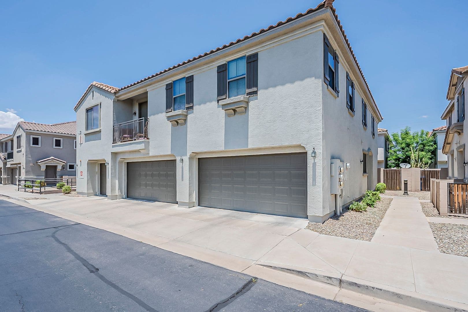 Phoenix Townhome: 3022 E Donner Dr