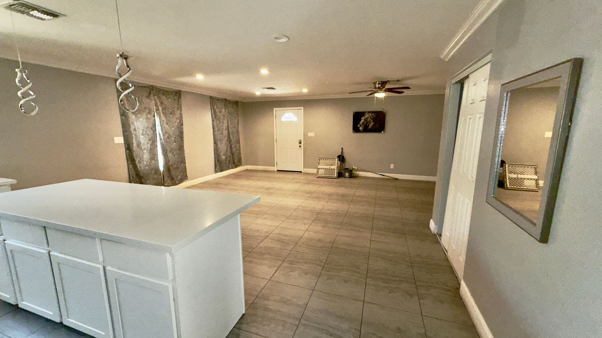 Phoenix Apartment: 1911 E. Harvard St