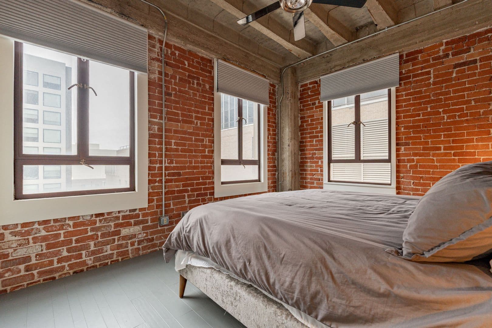 Phoenix House: 114 W Adam St Unit 301