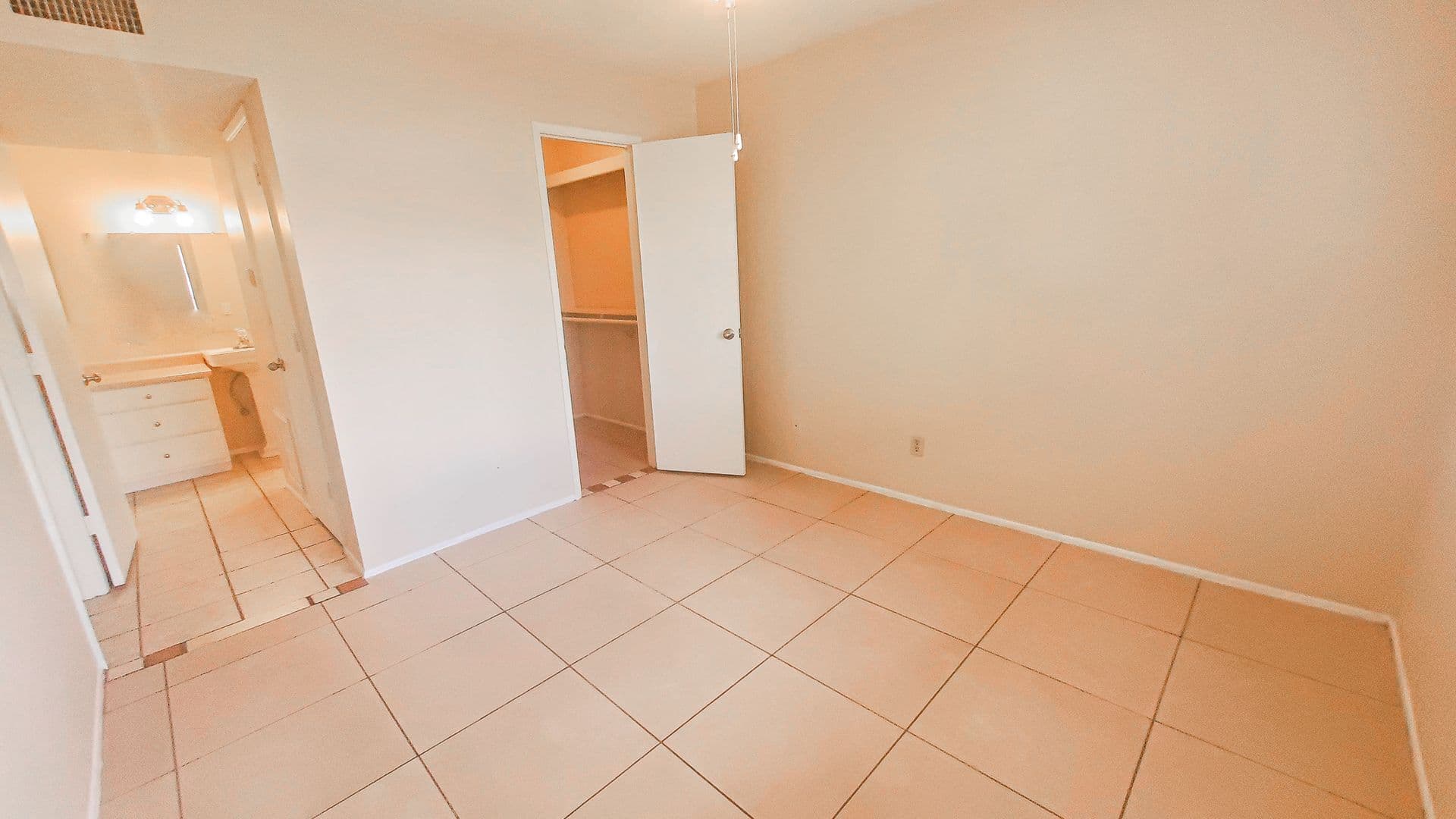 Tucson Apartment: 5803 N Camino Esplendora