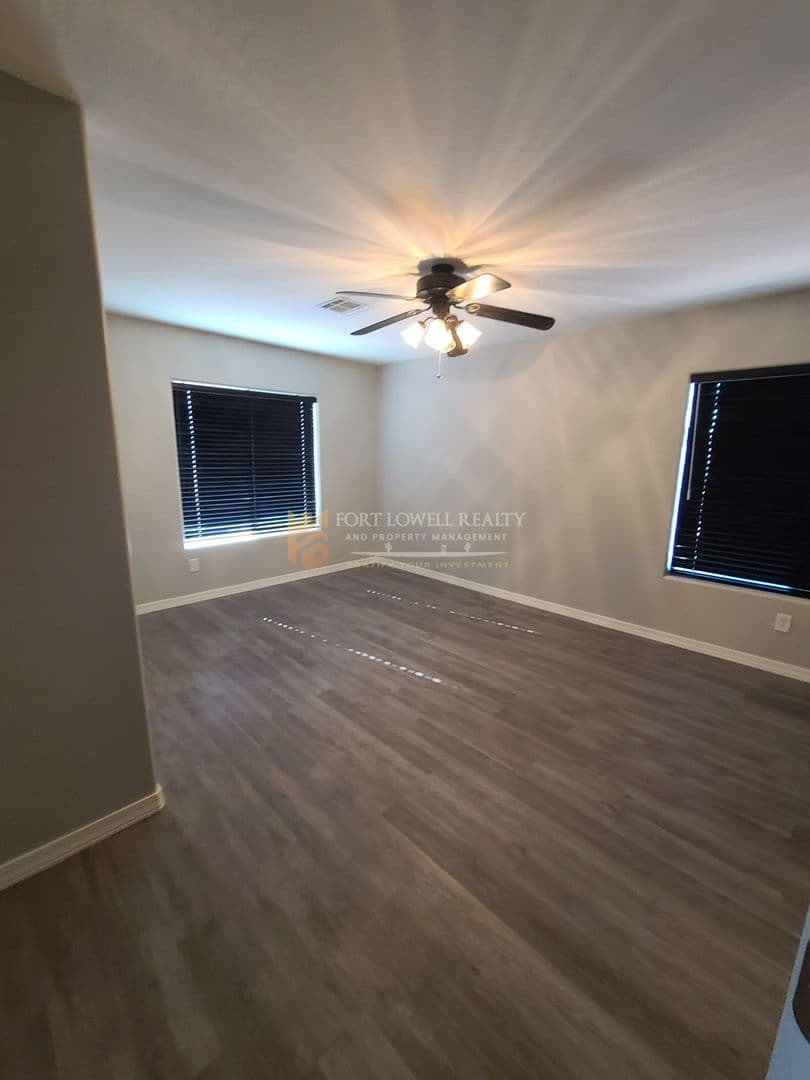 Buckeye House: 22263 W Shadow Dr