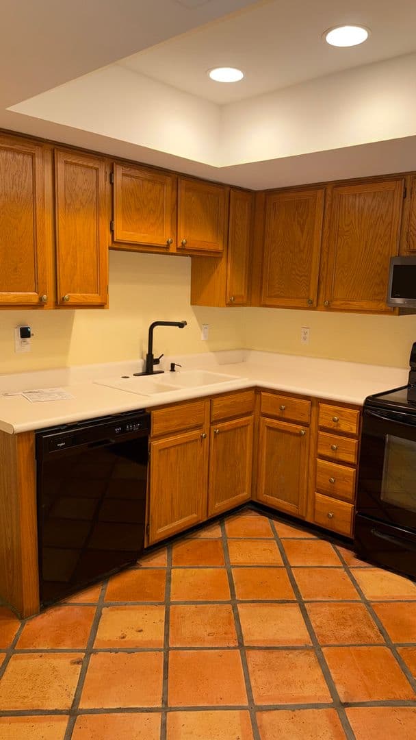 Phoenix Townhome: 9801 N. 5th St