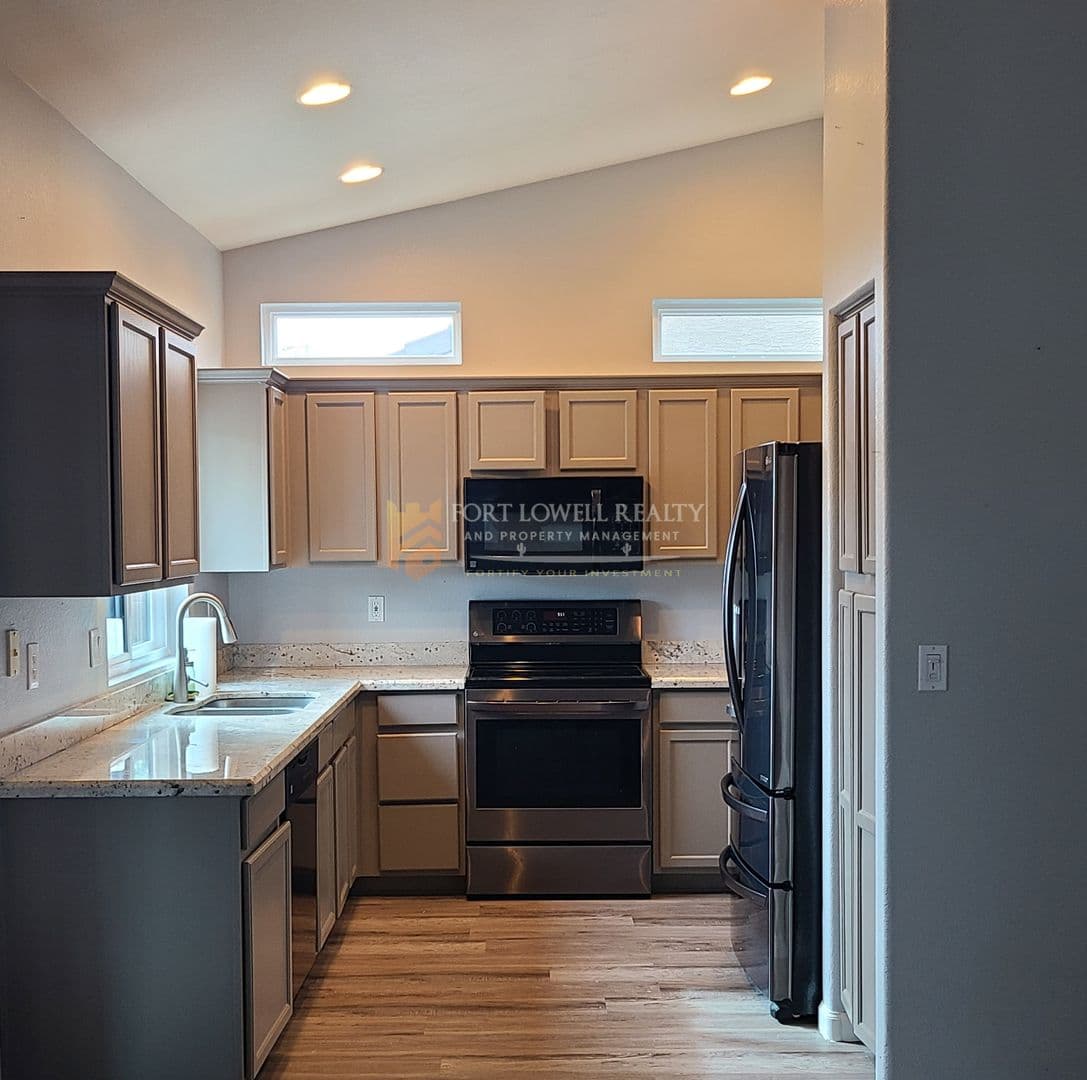 Surprise House: 17407 N Larkspur Lane