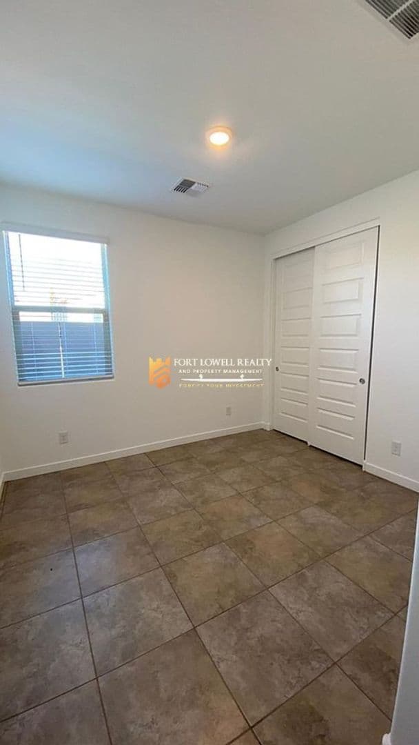 Peoria House: 31861 N 125th Lane