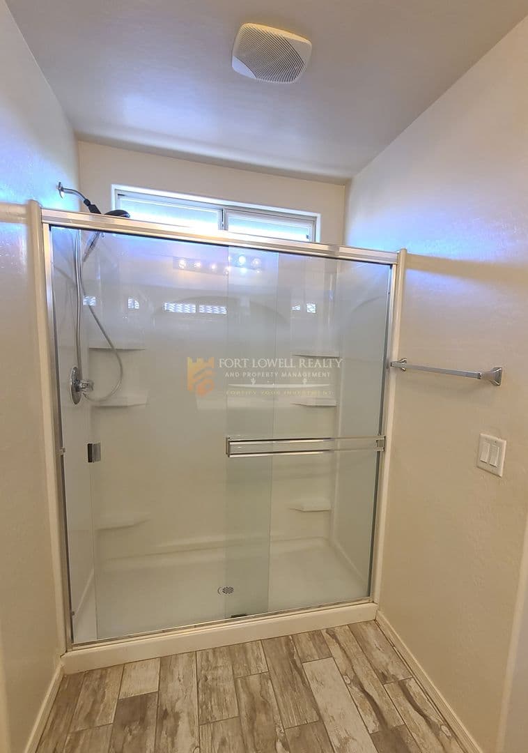 Buckeye House: 22263 W Shadow Dr