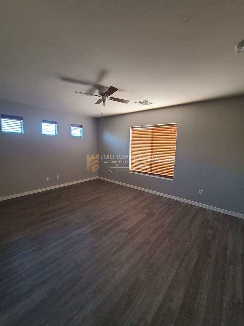 Buckeye House: 22263 W Shadow Dr