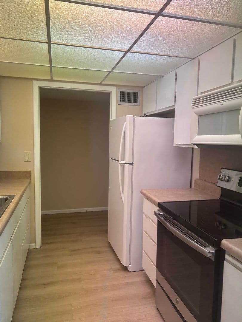 Sun City House: 13720 N 98th Ave Unit E