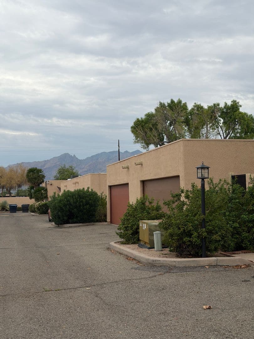Tucson Townhome: 3759 E. Edison