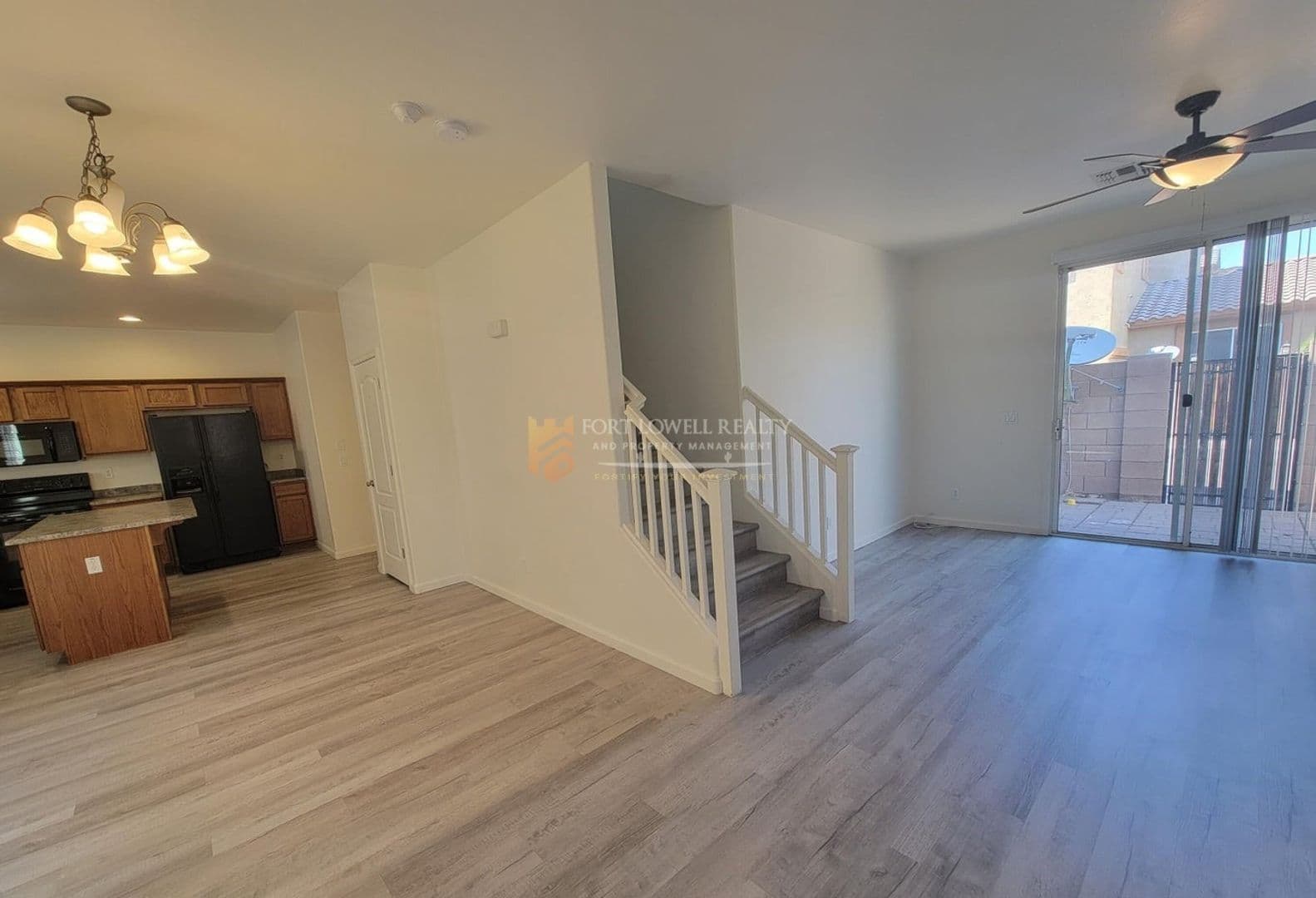 Laveen House: 7226 S 48th Glen