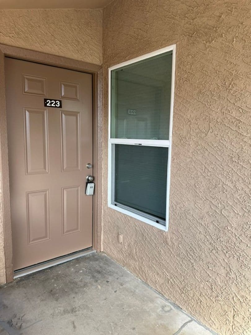 Mesa Apartment: 260 W 8th Ave Unit 223