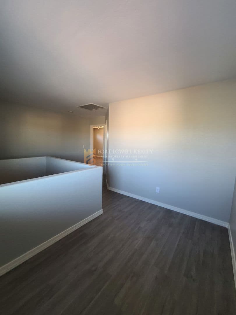 Buckeye House: 22263 W Shadow Dr