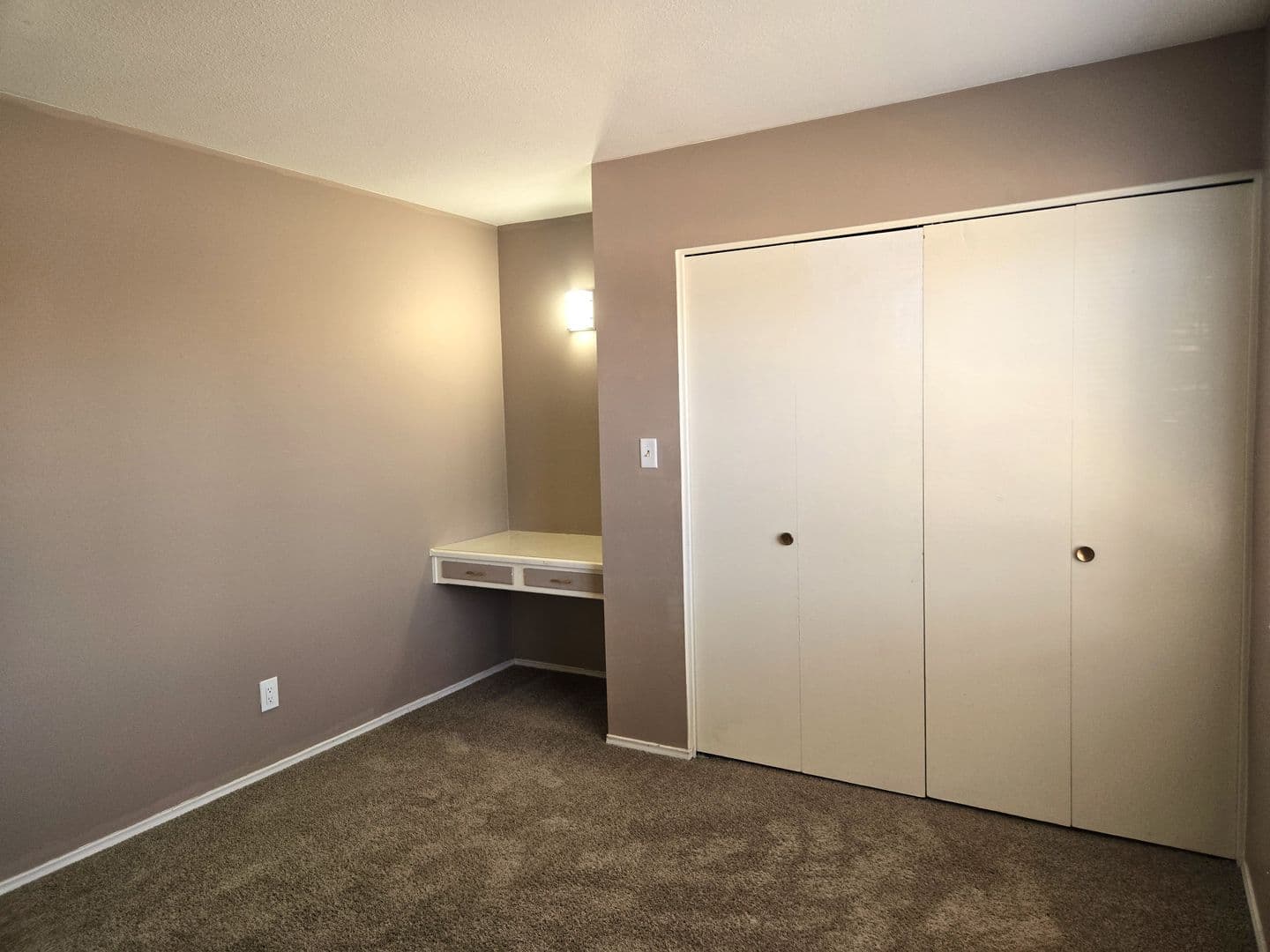 Glendale House: 4330 W Royal Palm Rd