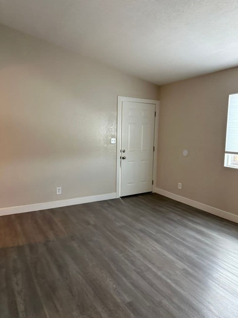 Mesa Apartment: 260 W 8th Ave Unit 223