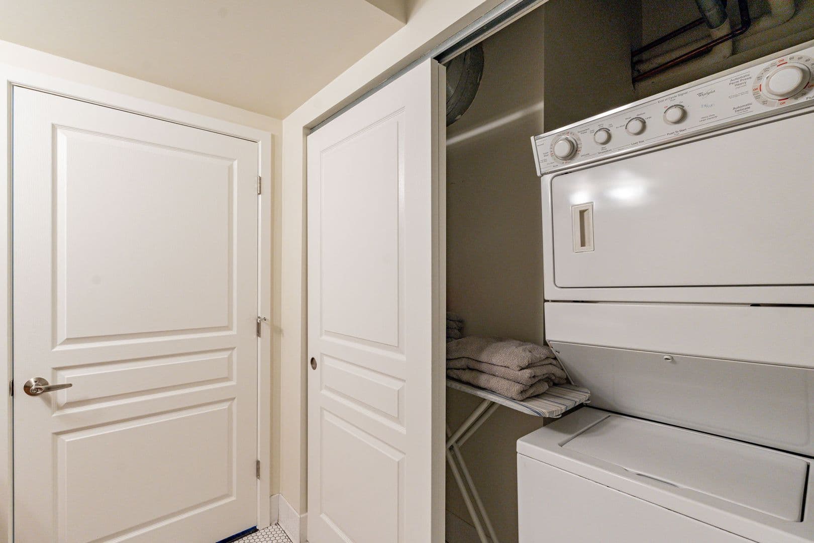 Phoenix House: 114 W Adam St Unit 301