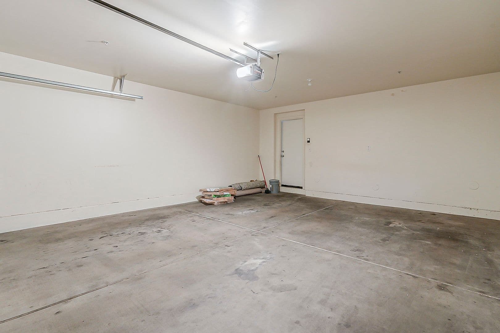 Phoenix Townhome: 3022 E Donner Dr