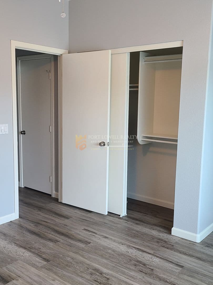 Surprise House: 17407 N Larkspur Lane