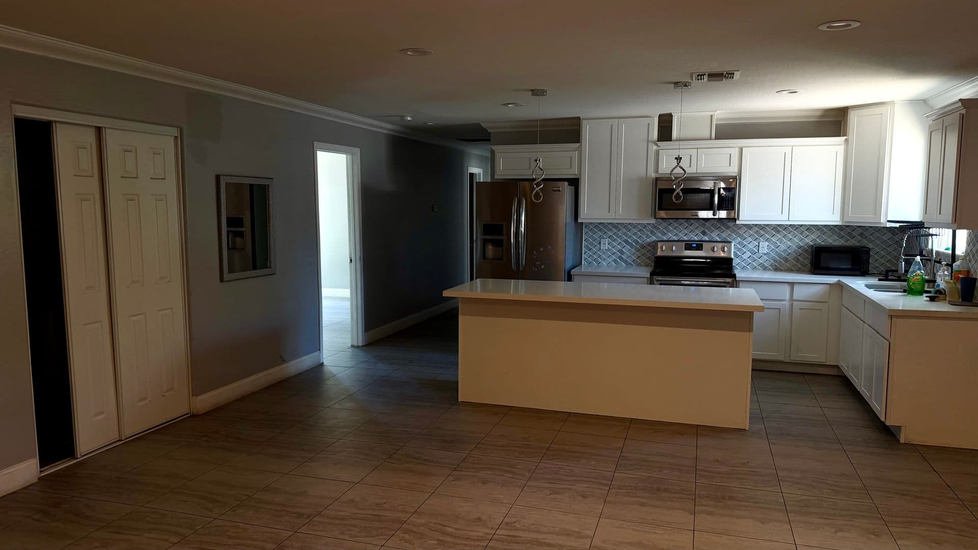 Phoenix Apartment: 1911 E. Harvard St