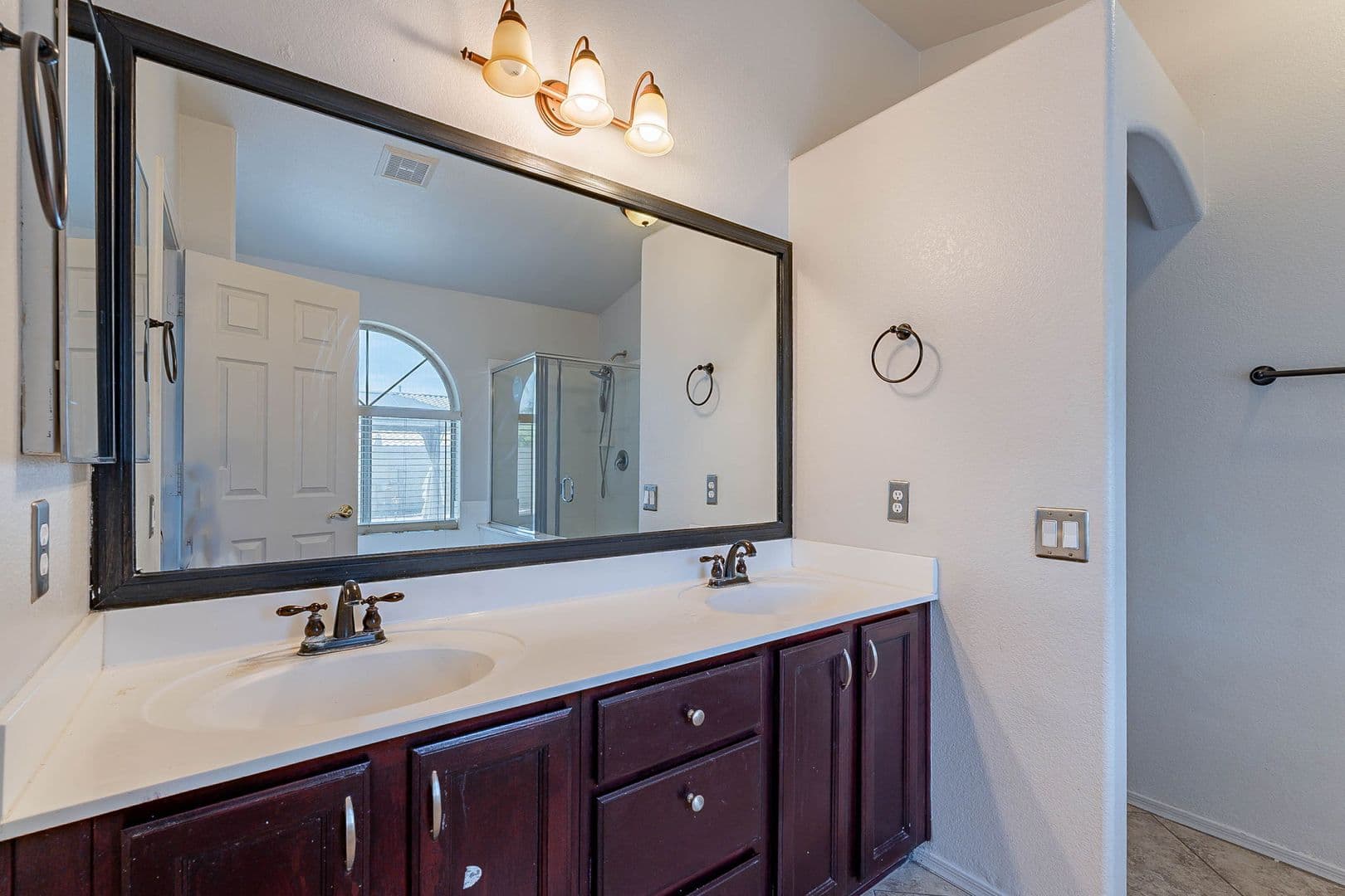 Chandler House: 5463 W Geronimo St