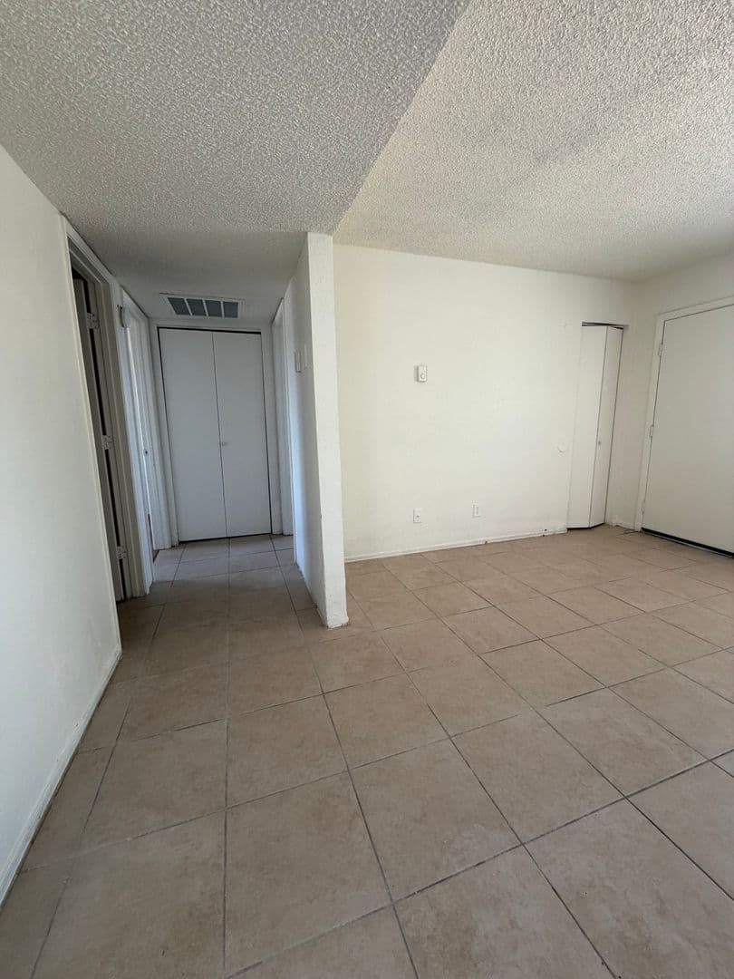 Tucson Apartment: 330 E Corona Rd Apt 2101