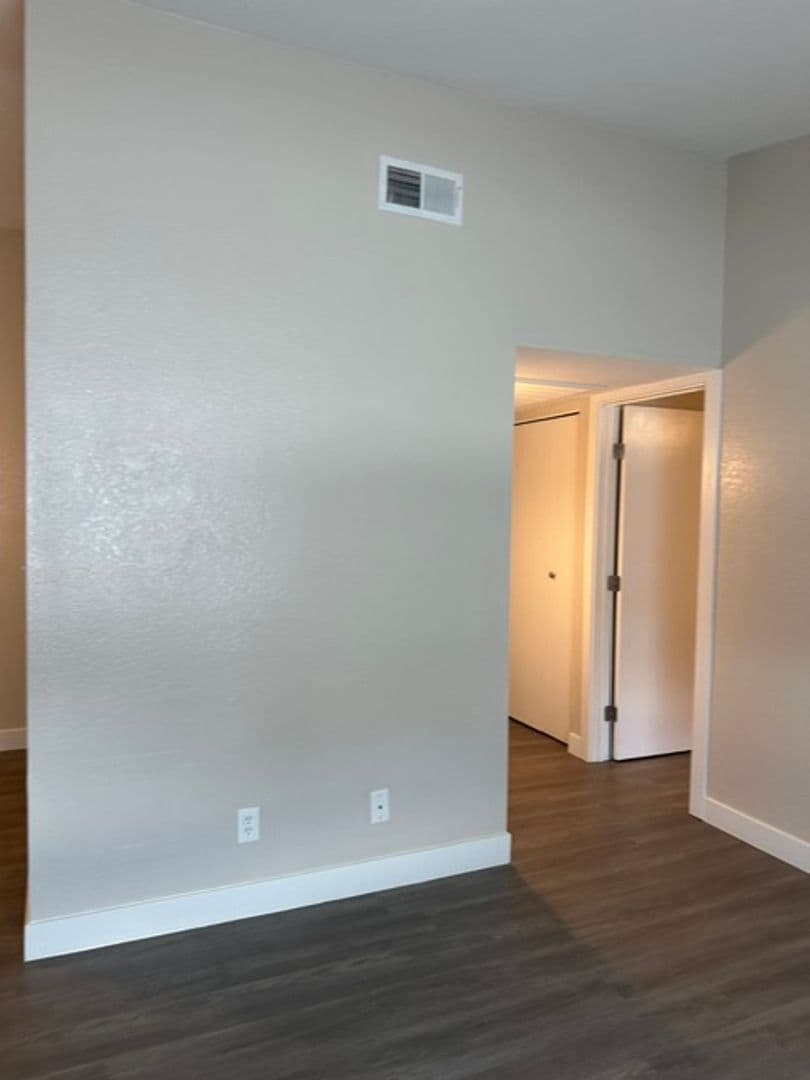 Mesa Apartment: 260 W 8th Ave Unit 223