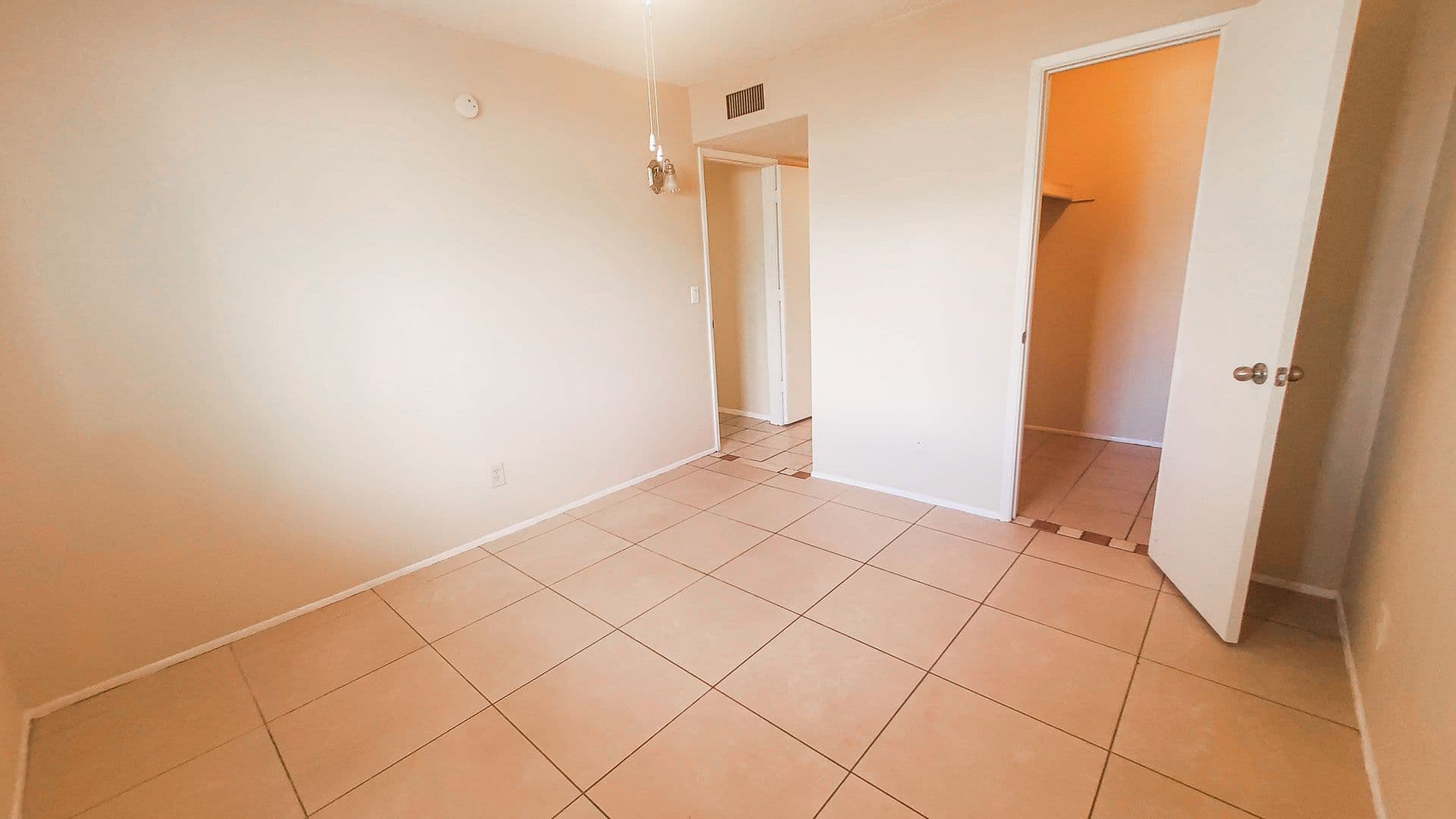 Tucson Apartment: 5803 N Camino Esplendora