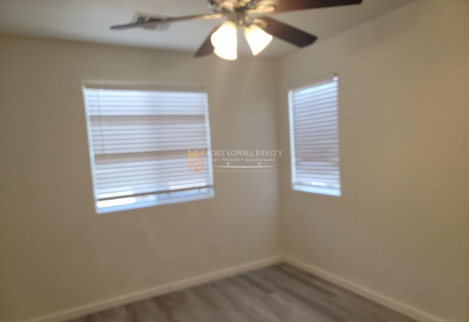 Laveen House: 7226 S 48th Glen