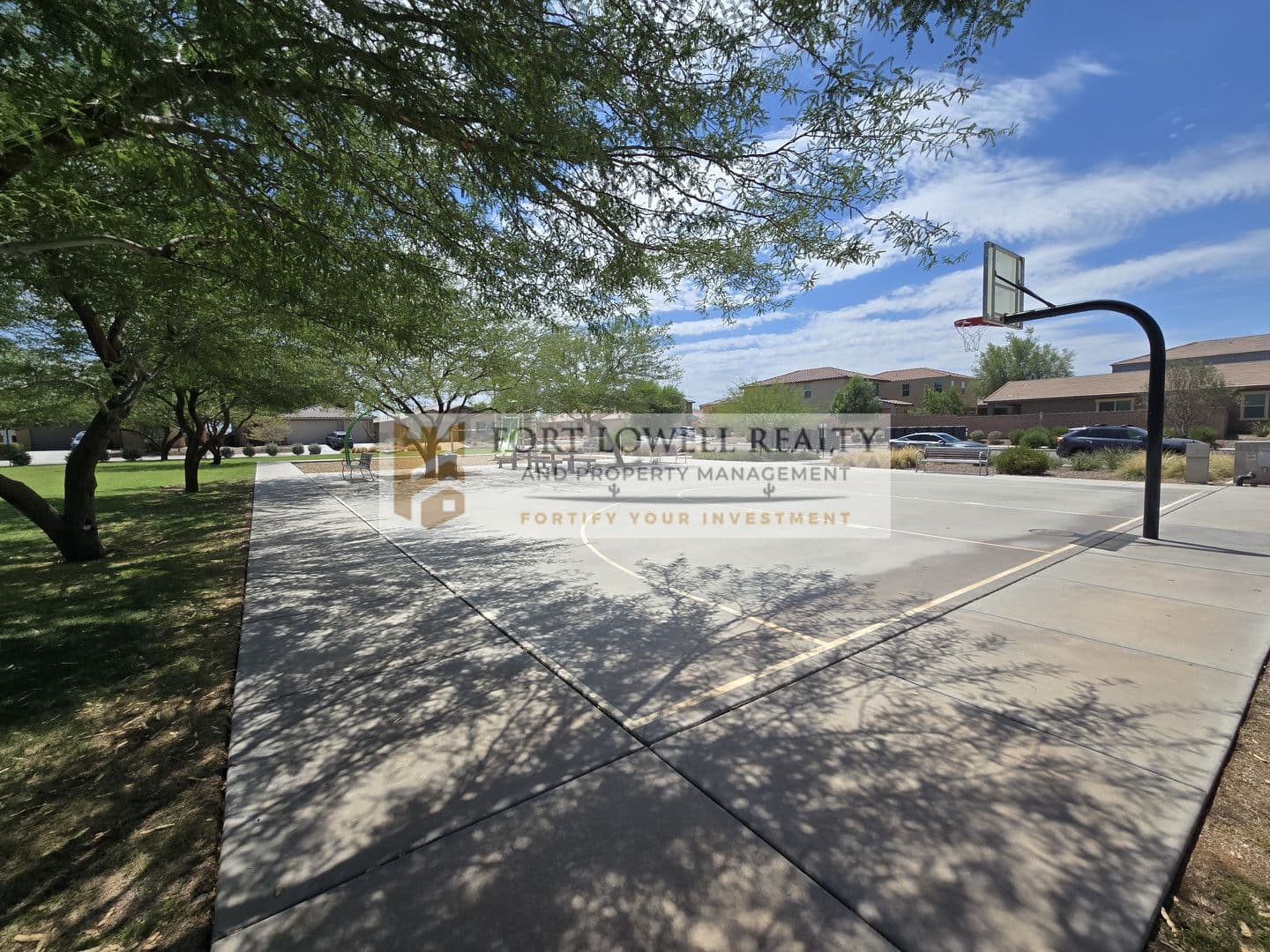Tucson House: 6456 E Via Jardin Verde