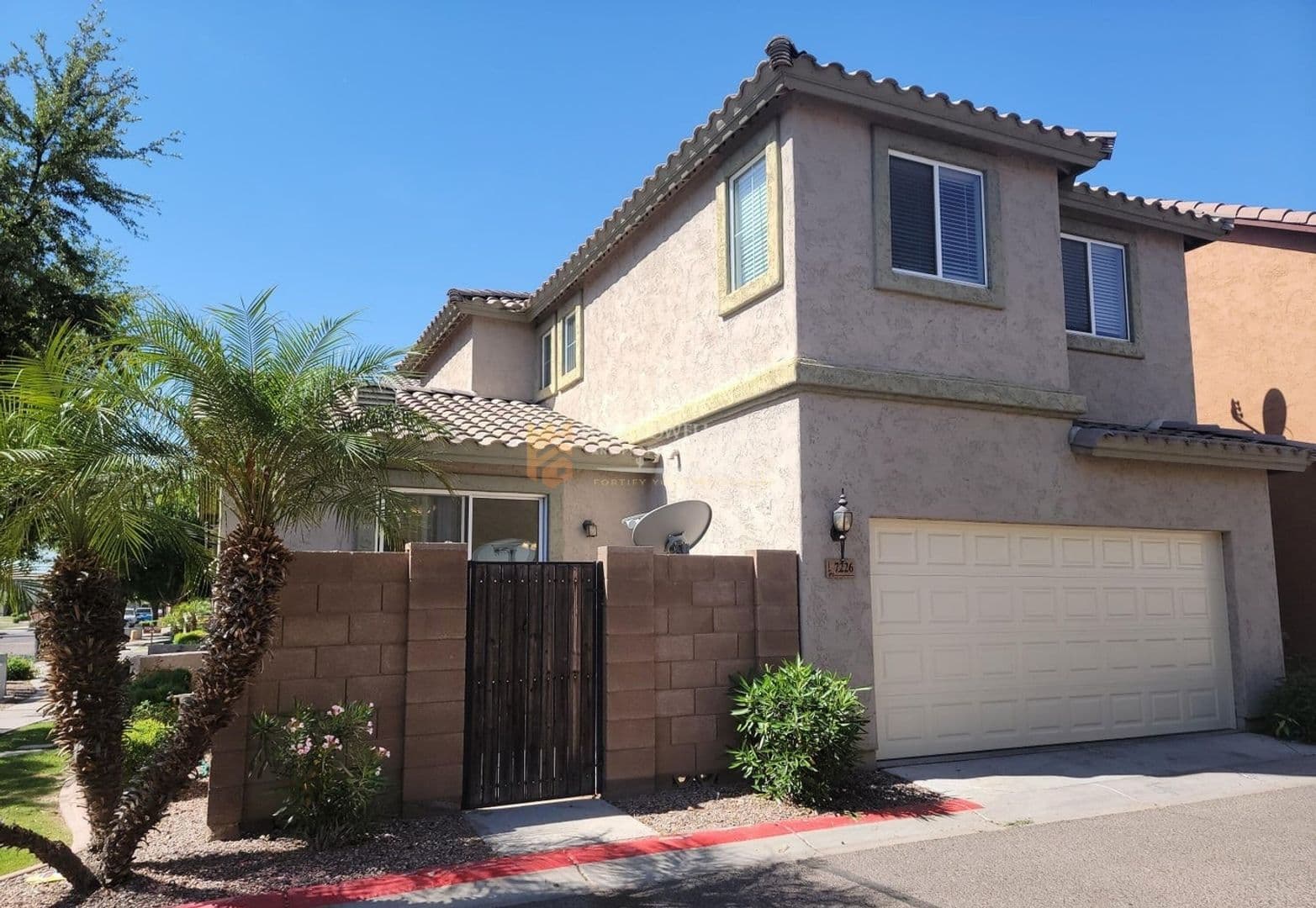 Laveen House: 7226 S 48th Glen