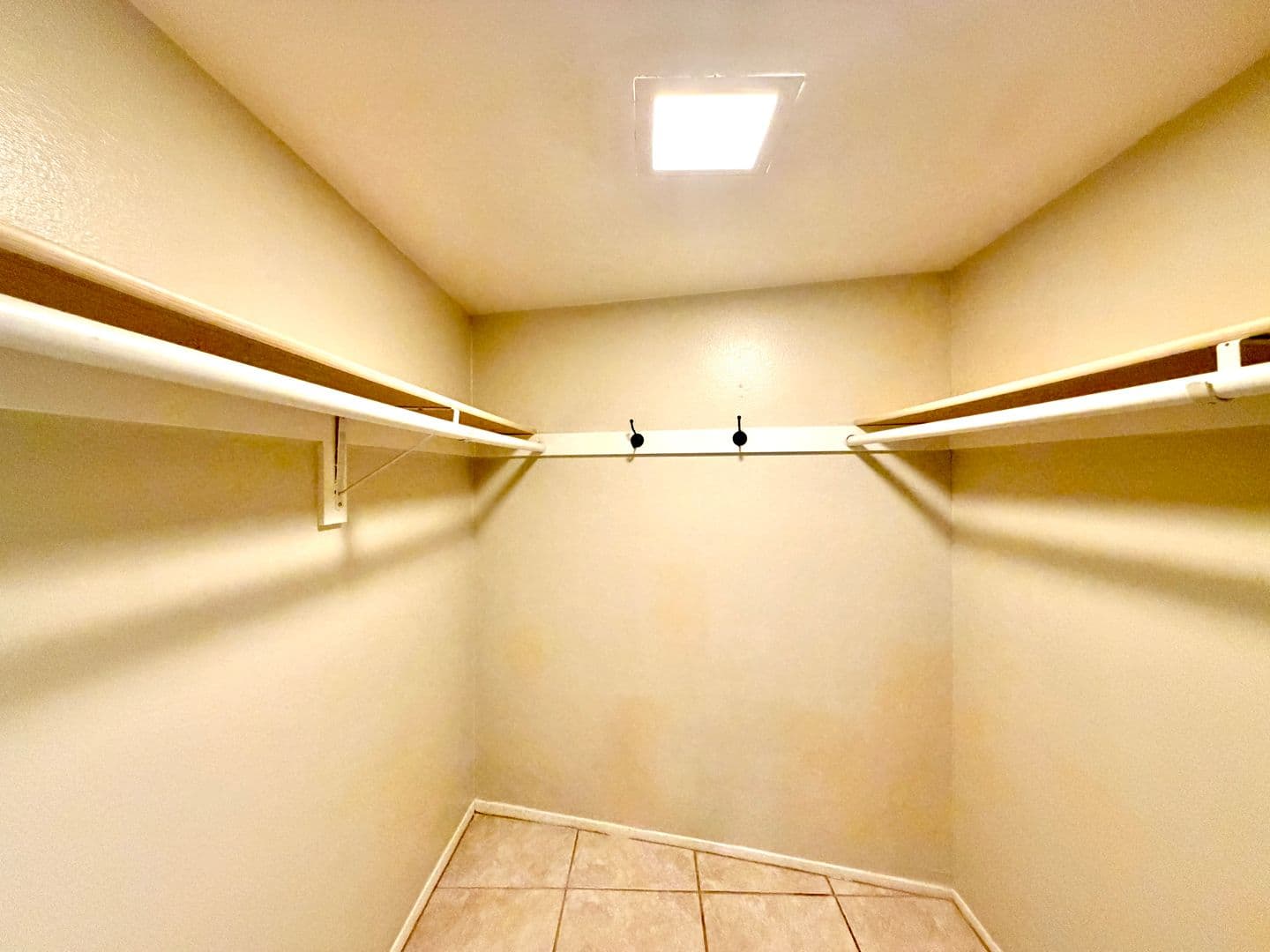 Tucson Apartment: 8750 E Cooper St