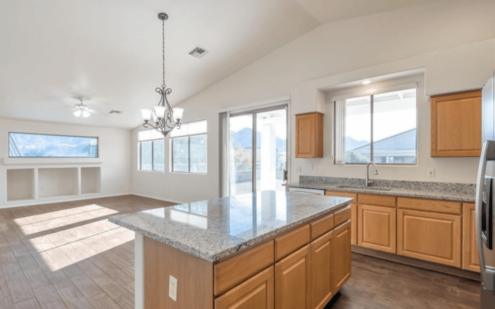 Tucson House: 355 W Greys Rd