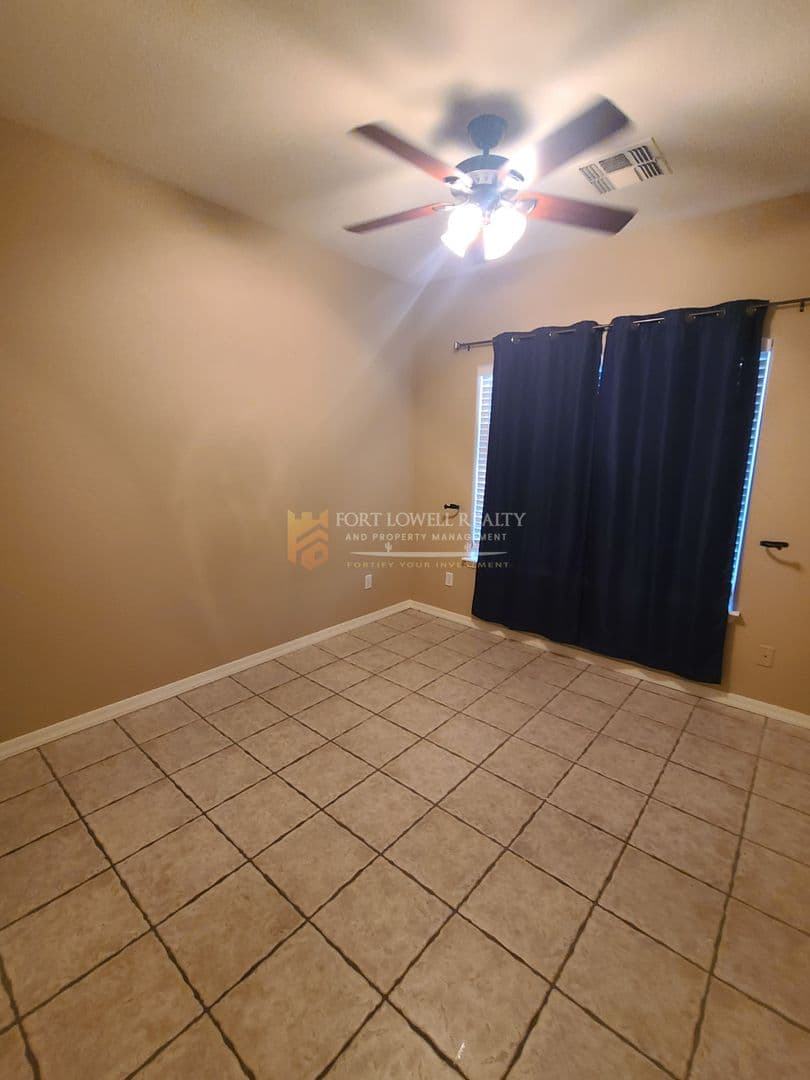 Glendale House: 7323 N 82nd Ave