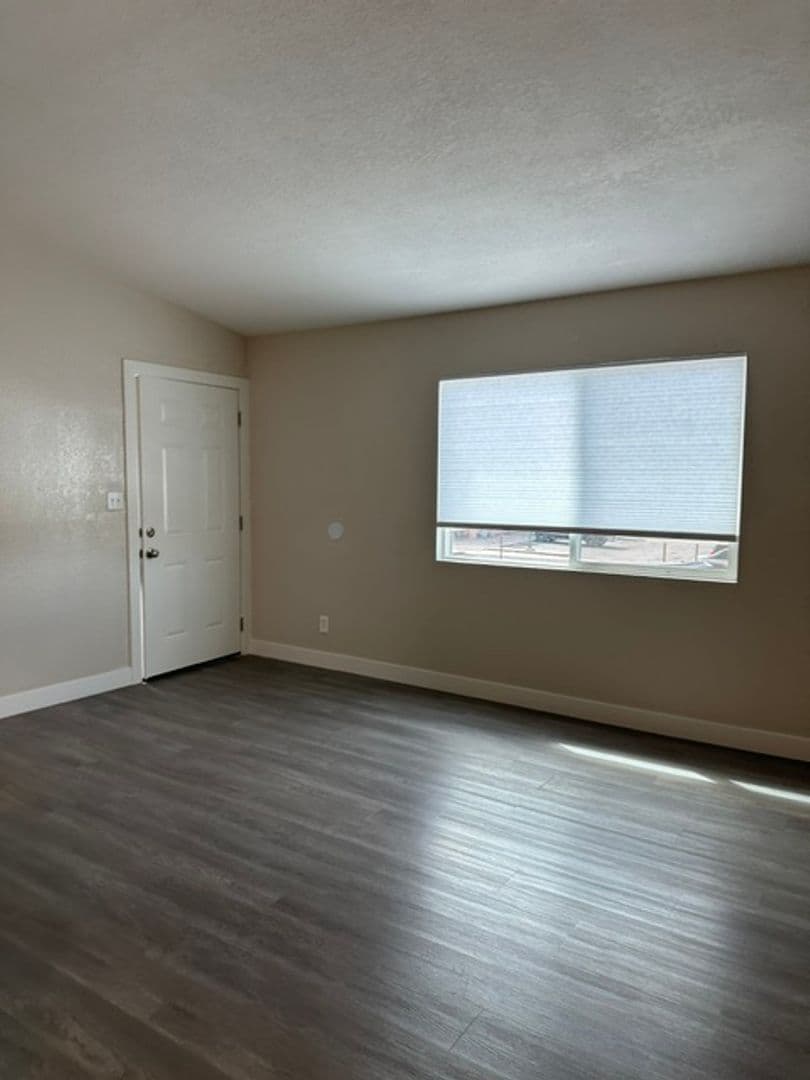 Mesa Apartment: 260 W 8th Ave Unit 223