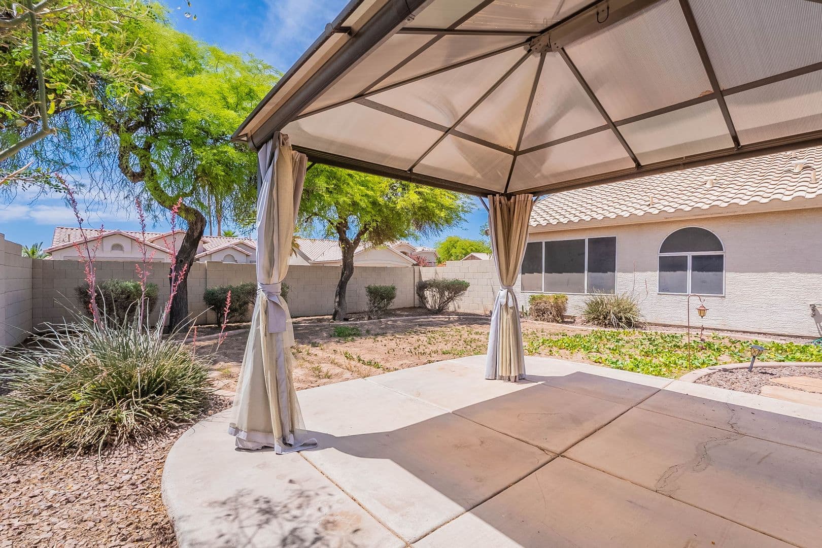 Chandler House: 5463 W Geronimo St