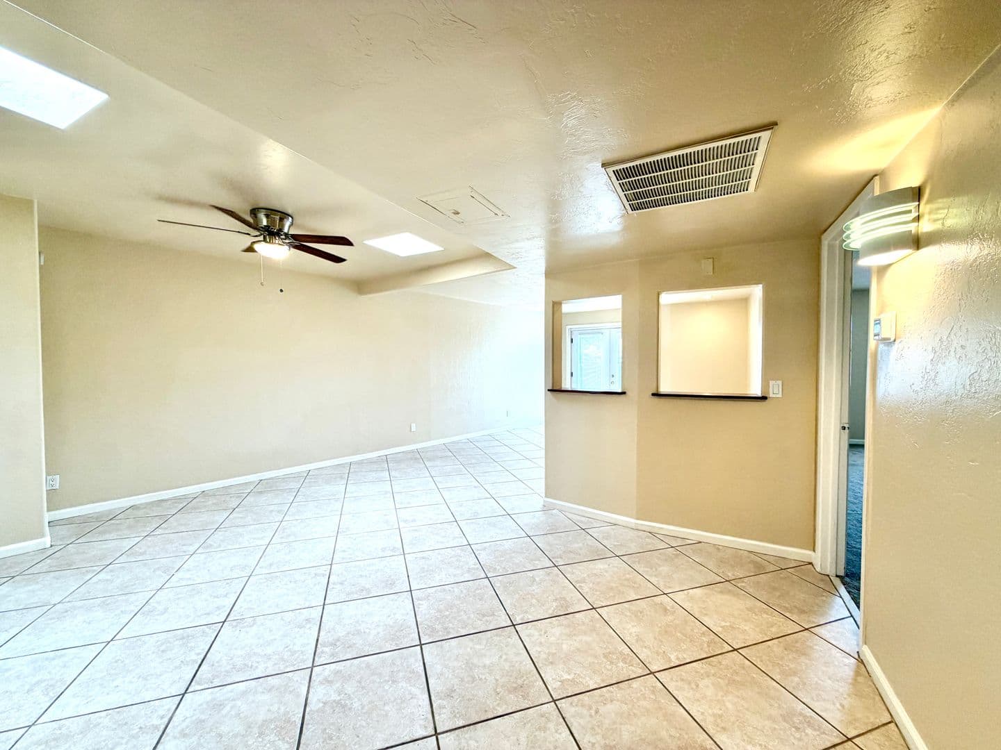 Tucson Apartment: 8750 E Cooper St