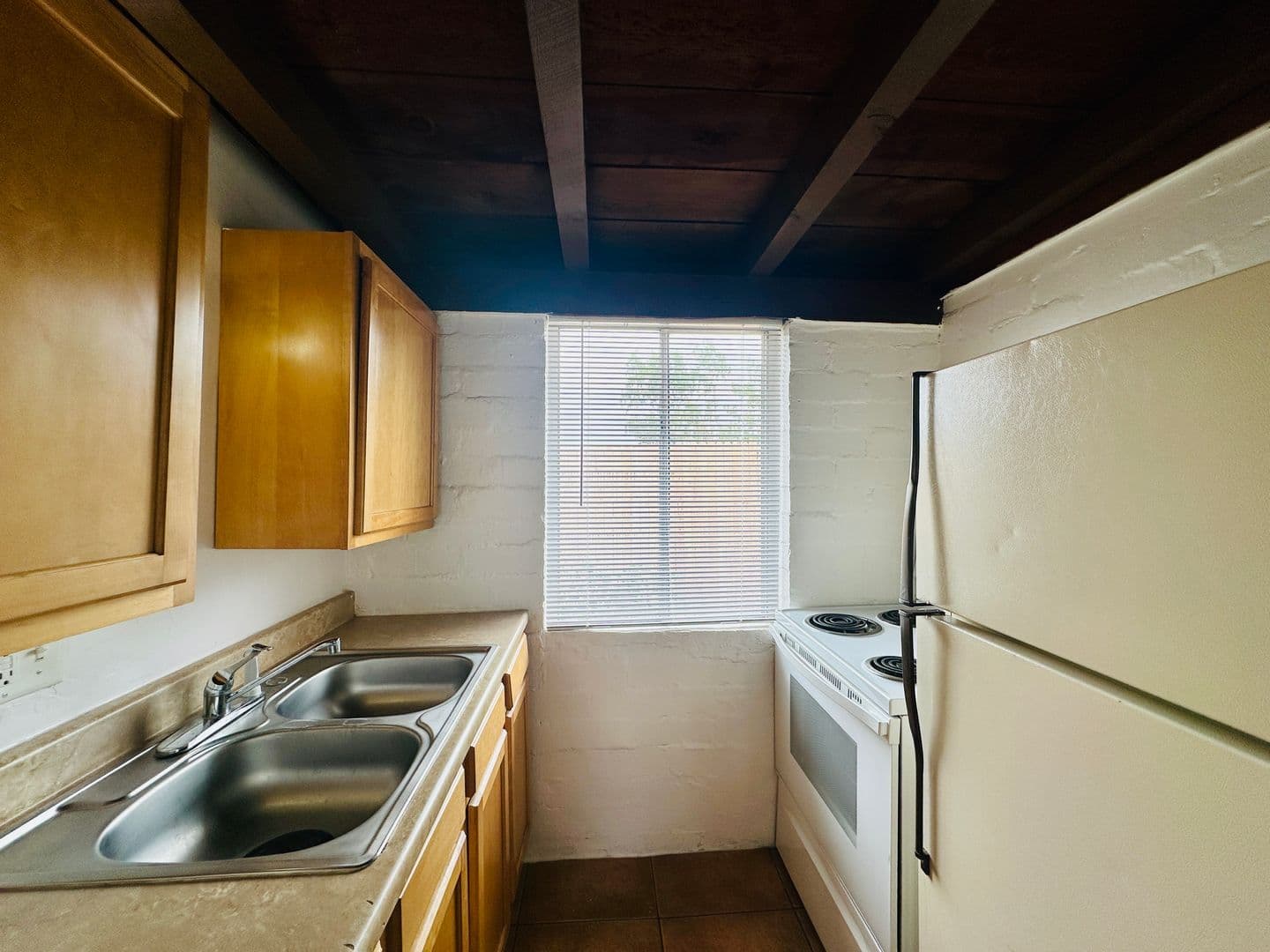 Tucson Apartment: 250 W Laguna St