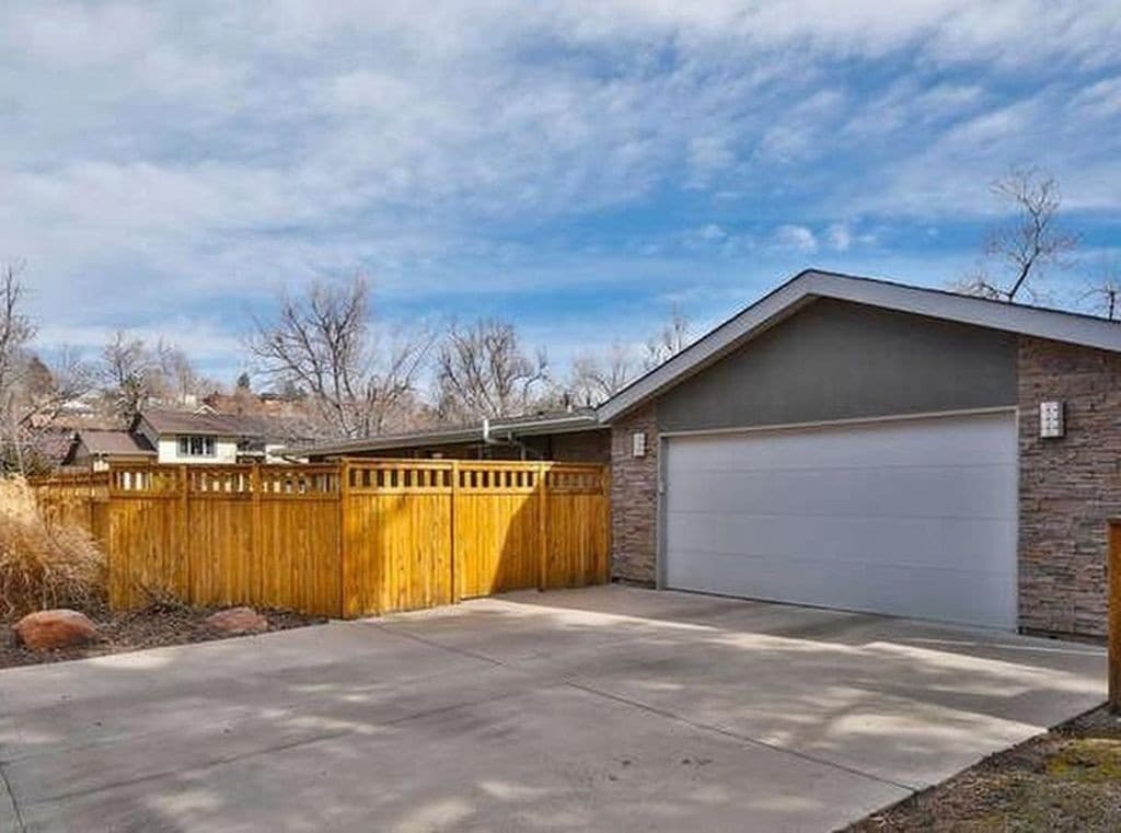 Boulder House: 1600 Linden Avenue