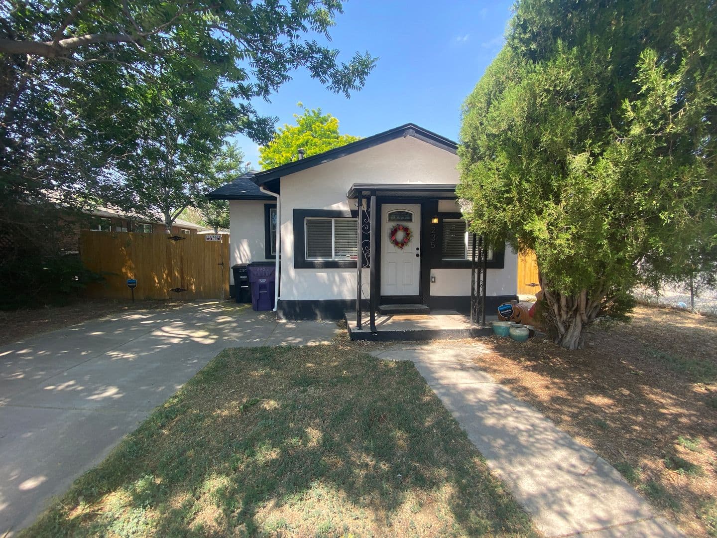 Denver House: 235 S Alcott St